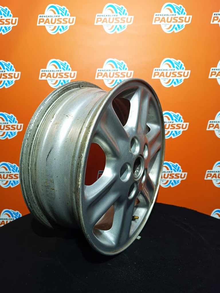 Käytetty vannesarja 5x114,3 ET 46 KR 64,1 5,5x15"