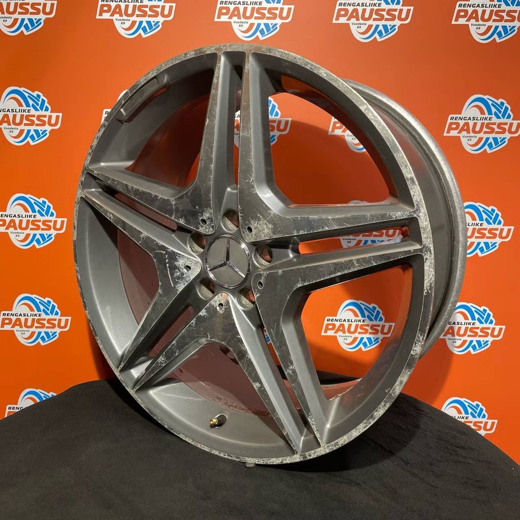 Käytetty MB vannesarja 5x112 ET 44 KR 66,6  8,5x20" ja 9,5x20"