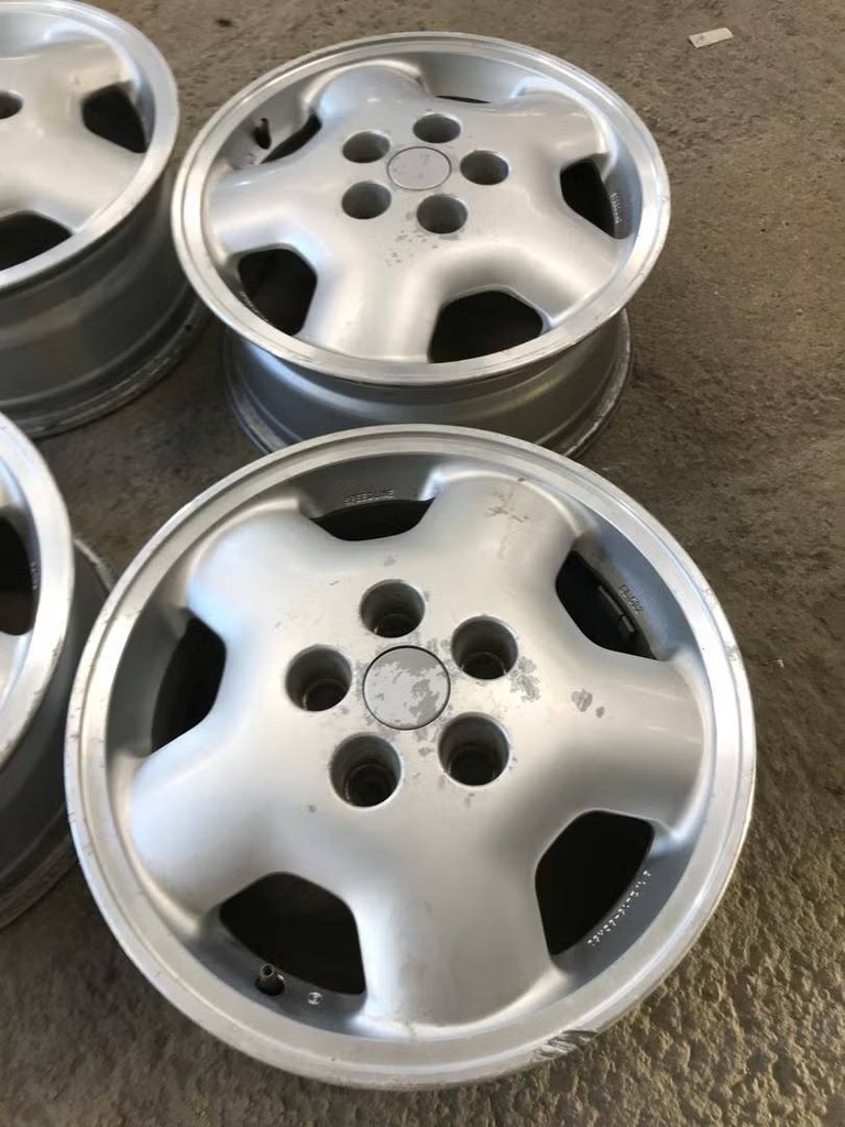 Käytetty vannesarja 5x108 ET 50 KR 60,1 6,5x15"