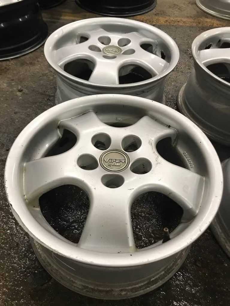 Käytetty RIAL vannesarja 5x114,3 ET 40 KR 70,1 7x15"