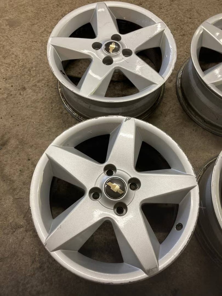 Käytetty vannesarja 17"