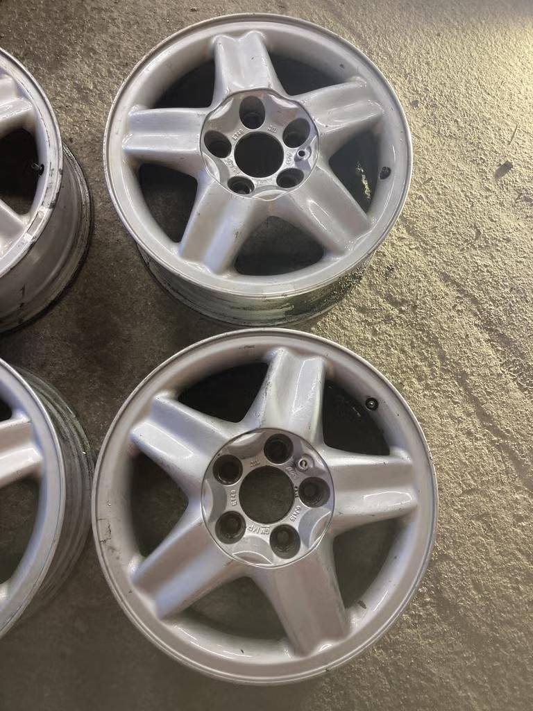 Käytetty vannesarja 5x110 ET 49 KR 65,1 6x15"