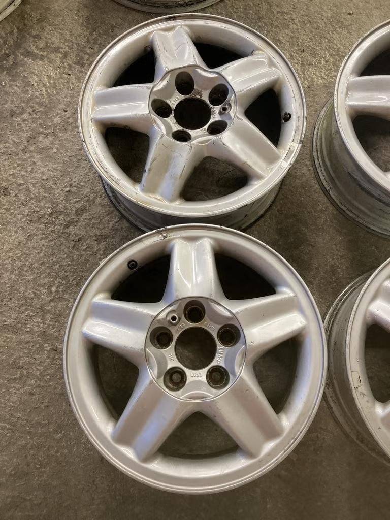 Käytetty vannesarja 5x110 ET 49 KR 65,1 6x15"