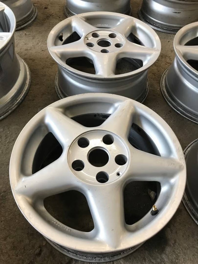 Käytetty DEZENT vannesarja 15"