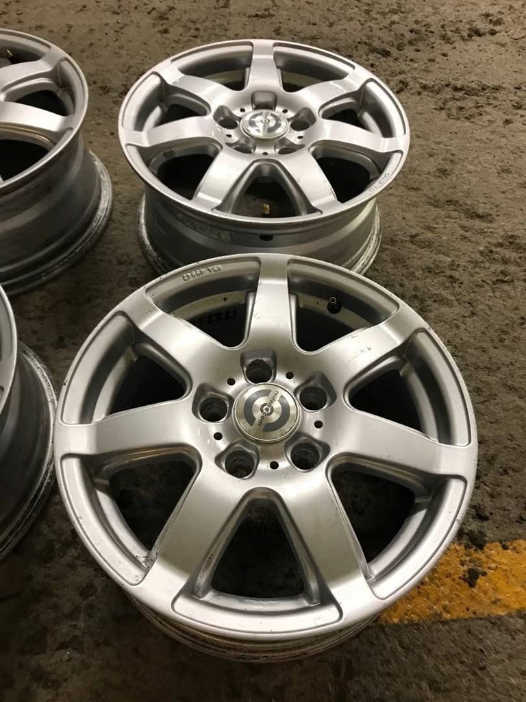 Käytetty vannesarja 5x112 ET 38 KR 72,6 6,5x15"