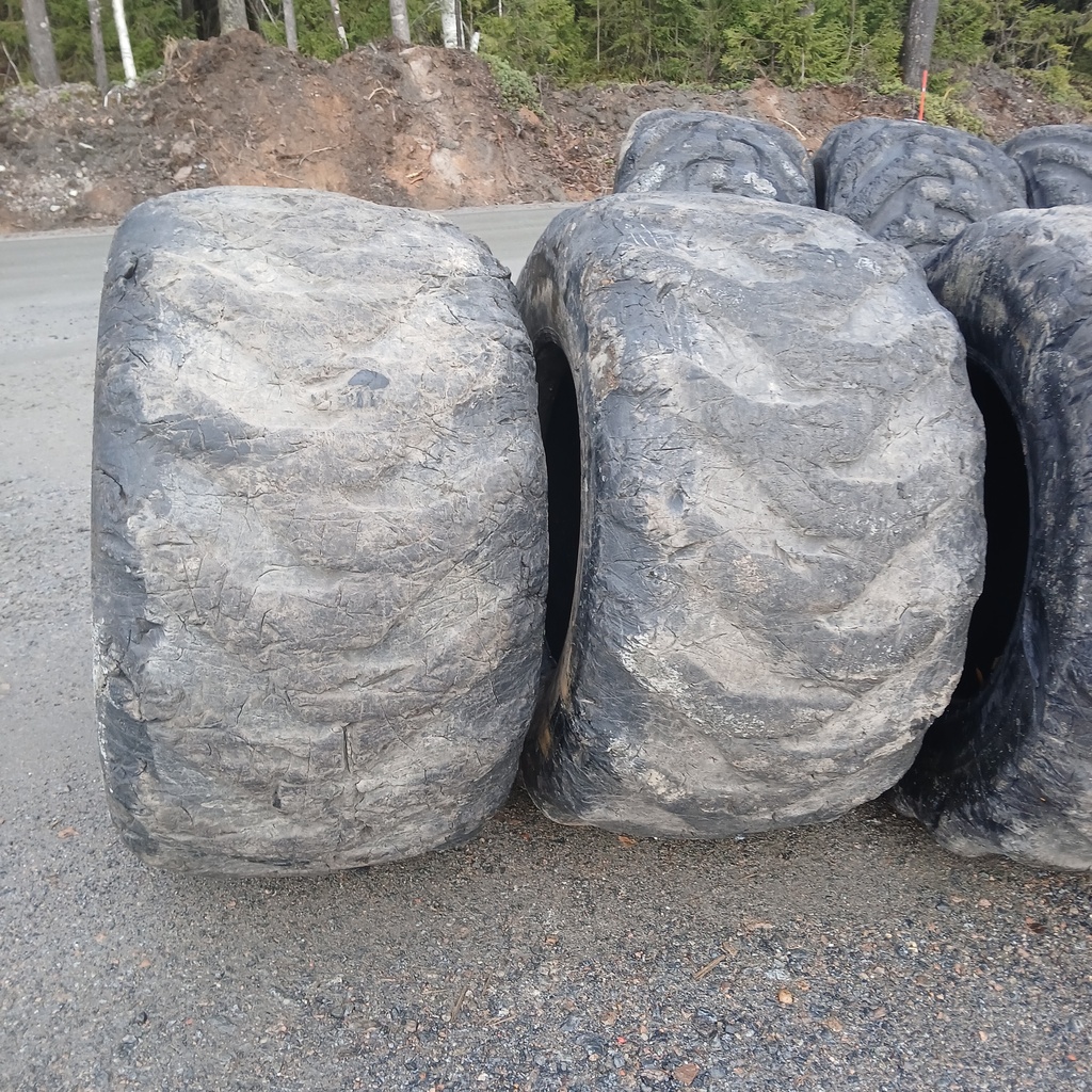 710/45-26.5 Trelleborg twin forestry T480 15-20mm Käytetty