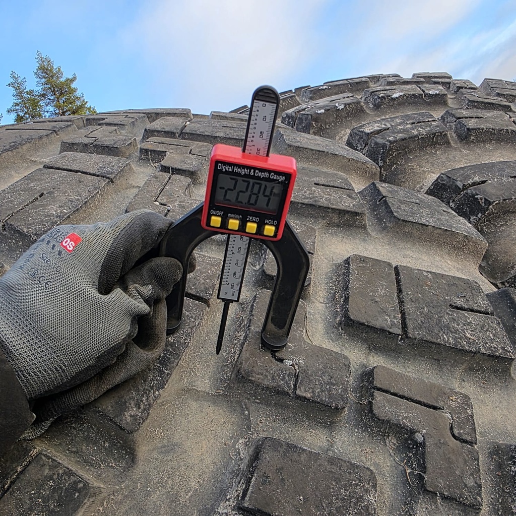 710/70R42 180D/185A8 TL IT-697 M+S RIDEMAX BKT Käytetty rengas 22mm DOT-20