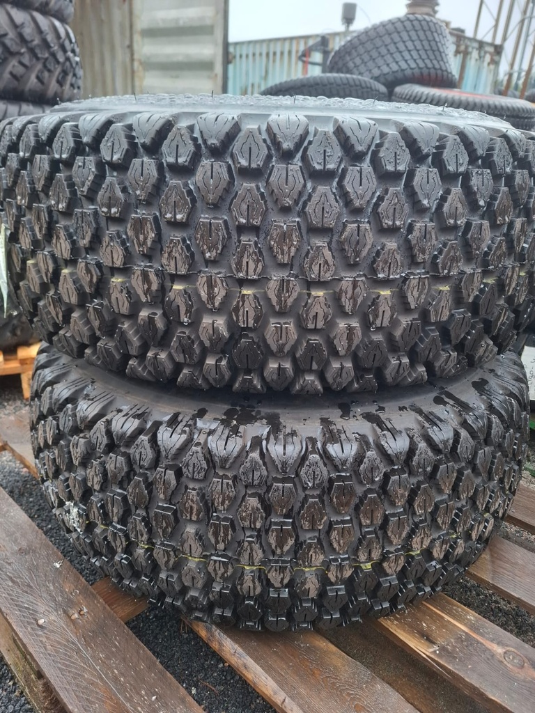 315/75D15 Bridgestone M40B Ajamaton Vanteella jako: 6x152 keskireikä 110mm KUBOTA (kopio)