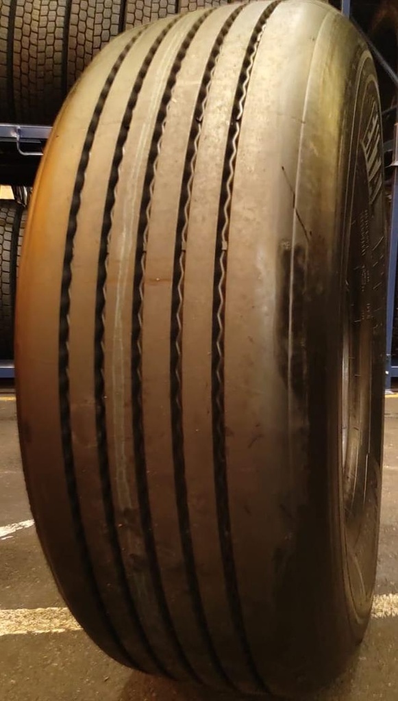 385/55R22.5 KA PINNOITETTU P16 SIS. 1 MICHELIN RUNKO XL TRAILER